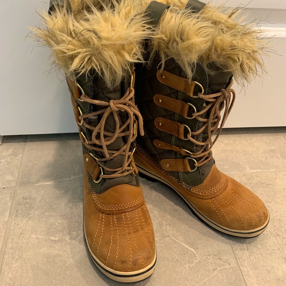 Sorel winter snow boots, size US7.5